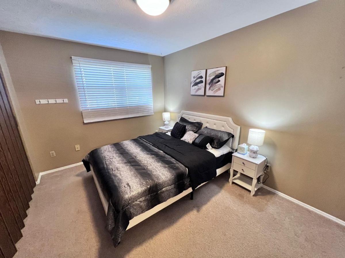 Apartamento The Cozy Townhouse Wpafb & Wsu Fairborn Exterior foto